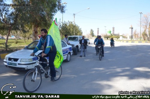 دوچرخه سواران نیروی دریایی مسیر 600 کیلومتری شرق فارس را رکاب می زنند