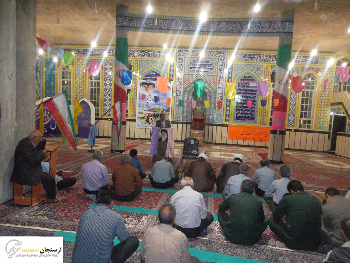 در ششمین روز از هفته دفاع مقدس همایش رزمندگان دفاع مقدس در مسجد علی آباد برگزار شد.