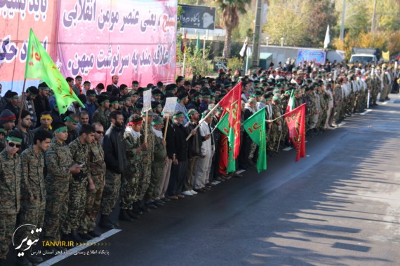 نمایش اقتدار نیروهای بسیجی سپاه شیراز در سالروز تشکیل بسیج مستضعفین