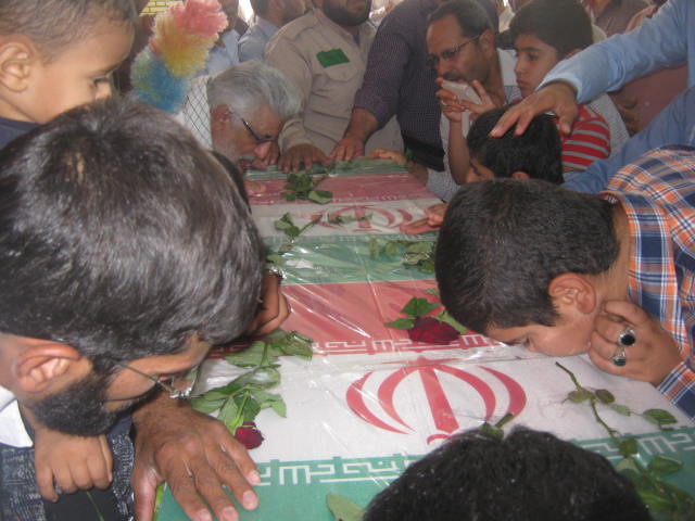 برگزاری دعای عرفه در جوار شهید گمنام
