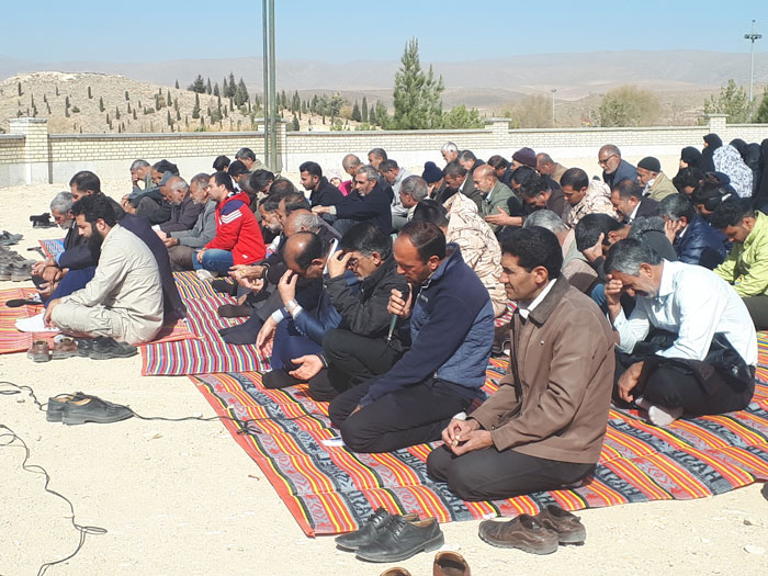 نماز باران در تپه نورالشهدا قادرآباد اقامه شد