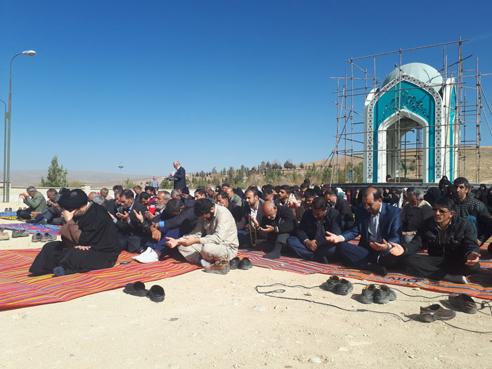 نماز باران در تپه نورالشهدا قادرآباد اقامه شد