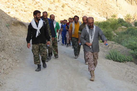 پیاده روی برد بلند کارکنان سپاه لامرد به تنگ ترمان + تصاویر