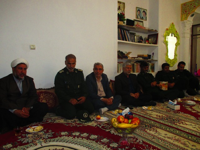 دیدار با خانواده شهید روحانی حسین قائمی نسب