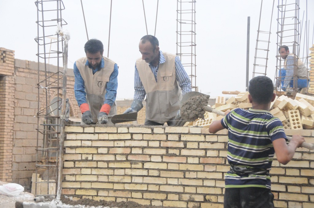 ادامه بازسازی مناطق سیل زده استان خوزستان توسط بسیج سازندگی استان فارس